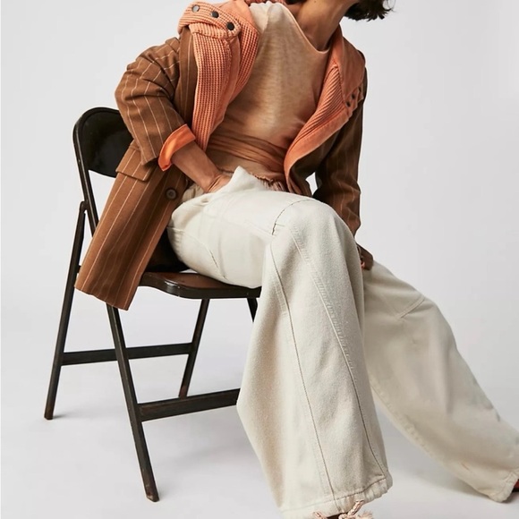 Free People Bright Eyed Low-Slung Pull-On Barrel Jeans - Picture 3 of 8